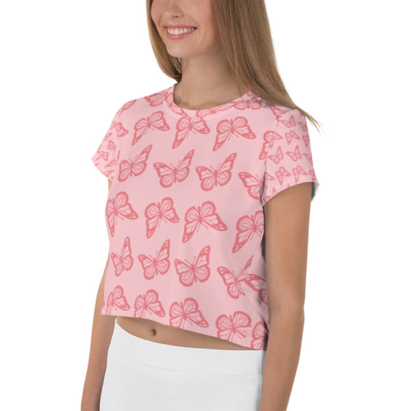 all-over-print-crop-tee-white-left-6058bcea01b23.jpg Allover-Crop-T-Shirt Schmetterling – Bild 3