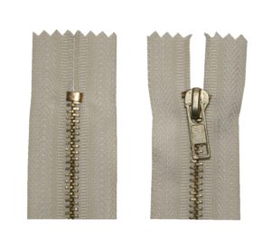 Reißverschluss 18 cm spiralformig nicht trennbar hellbeige (1826)