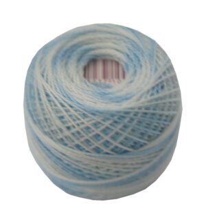 PERLOVKA Kreuzstichgarn Baumwolle Perlgarn 85m himmelblau ombre (5503)